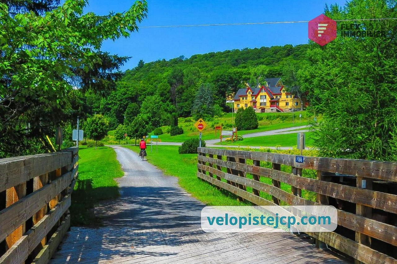 Le Blanc Bouleau De Portneuf / Private Hot Tub Villa Pont-Rouge Екстериор снимка